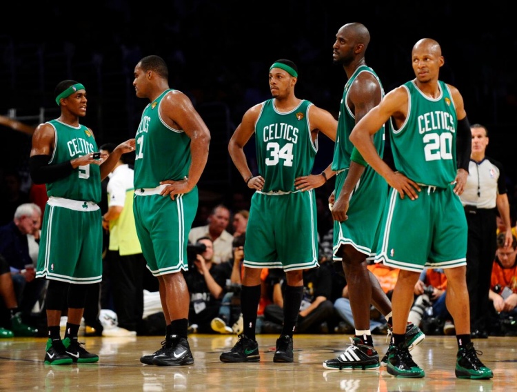 阿德巴约拳击希罗!热火内讧升级,NBA队友反目史再添新例 阿德巴约拳击希罗!热火内讧升级,NBA队友反目史再添新例