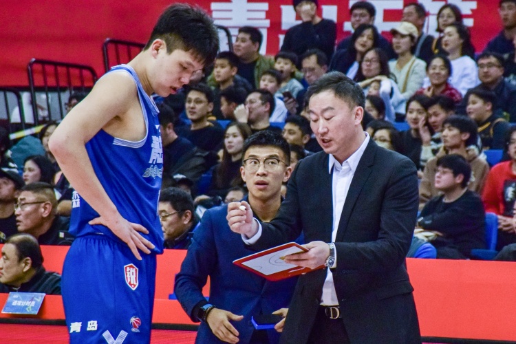 刘维伟：杨瀚森第二年需突破 休赛期要抓住机会