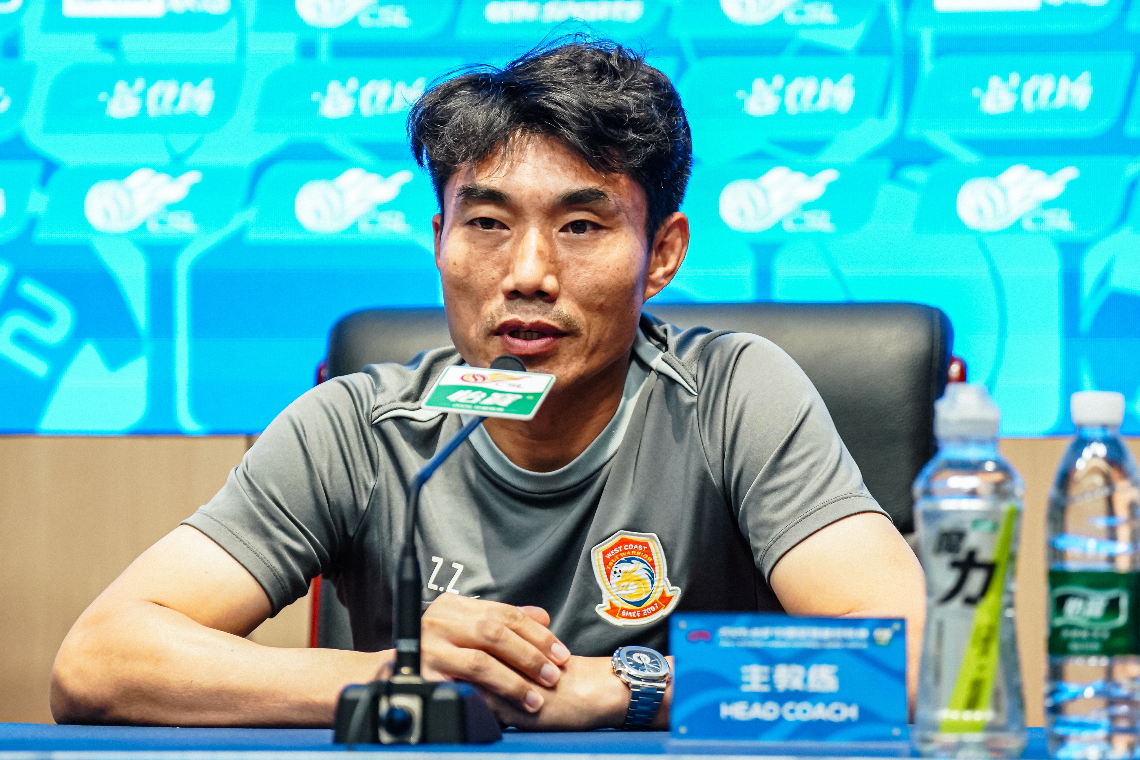 一周三赛+远征疲惫，青岛西海岸1-0客胜辽宁铁人