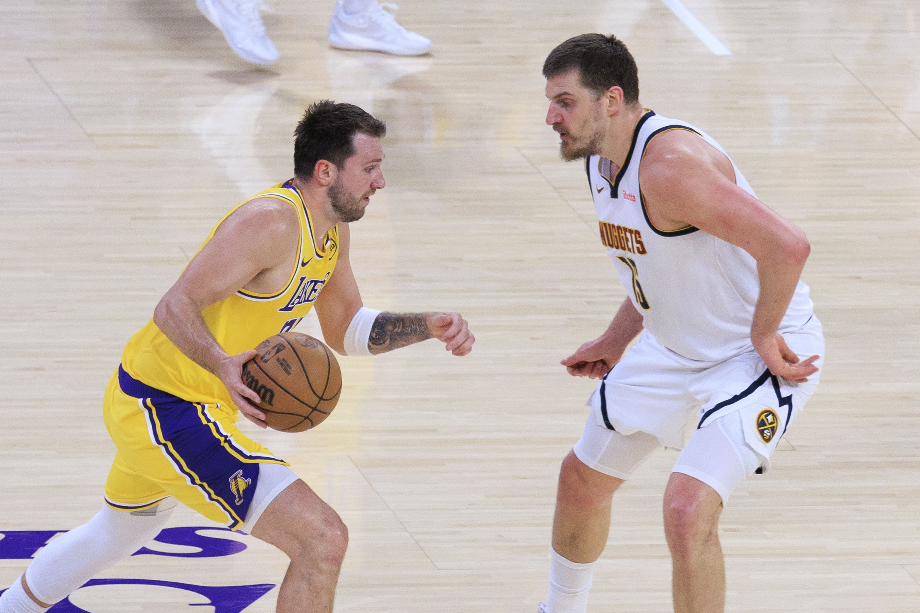美记曝湖人管理层将锁定约基奇 待所有权问题落定后行动