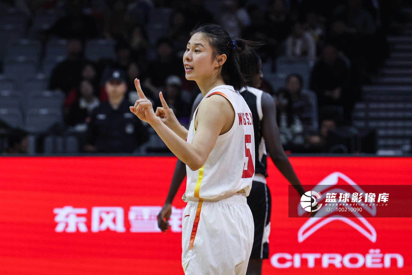 杨毅：这届女篮没人能支配球 上届有李梦&杨力维&武桐桐&王思雨