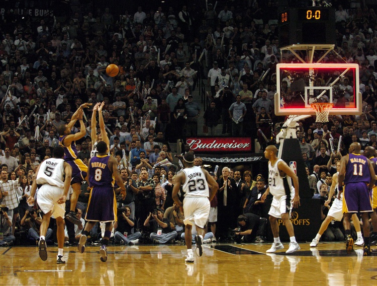 帕金斯:我个人不喜欢费舍尔 但他一到季后赛就完全变了个人 帕金斯:我个人不喜欢费舍尔 但他一到季后赛就完全变了个人
